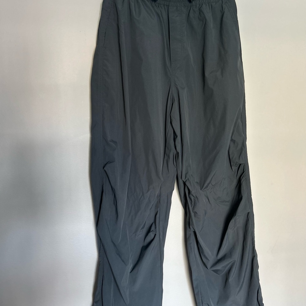 Uniqlo women’s Charcoal track pants with elastics and mesh *never worn!*